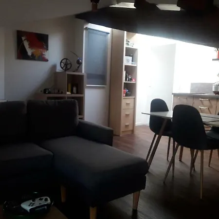 Valence Hyper Centre Apartman *